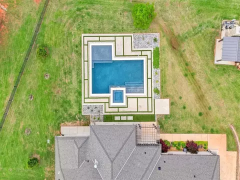 Exterior - 11601 Piazza Way, Arcadia, OK 73007 photo 4 of 5