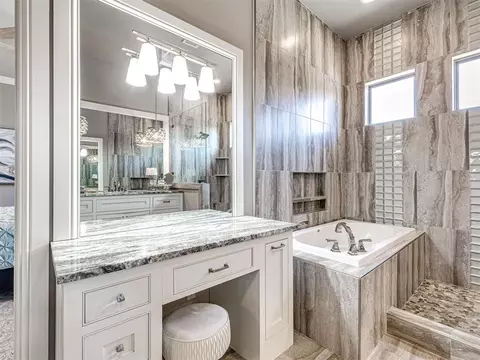 Bath - 11601 Piazza Way, Arcadia, OK 73007 photo 3 of 7