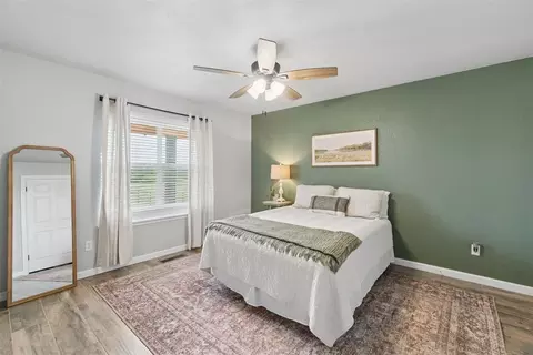 Bedroom - 301 Bonanza Ln, Tuttle, OK 73089 photo 1 of 7
