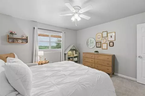 Bedroom - 301 Bonanza Ln, Tuttle, OK 73089 photo 7 of 7