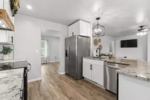 Kitchen - 301 Bonanza Ln, Tuttle, OK 73089 photo 5 of 5