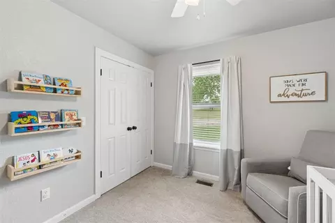 Bedroom - 301 Bonanza Ln, Tuttle, OK 73089 photo 5 of 7