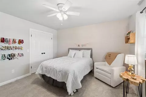 Bedroom - 301 Bonanza Ln, Tuttle, OK 73089 photo 6 of 7