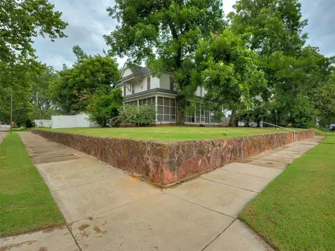 702 N Park Ave, Shawnee, OK 74801