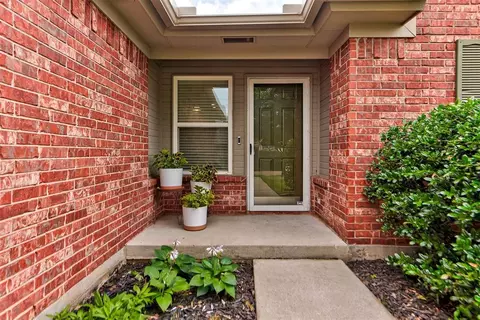 Exterior - 724 Grickle Dr, Norman, OK 73069 photo 2 of 3