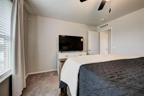 Bedroom - 724 Grickle Dr, Norman, OK 73069 photo 3 of 4
