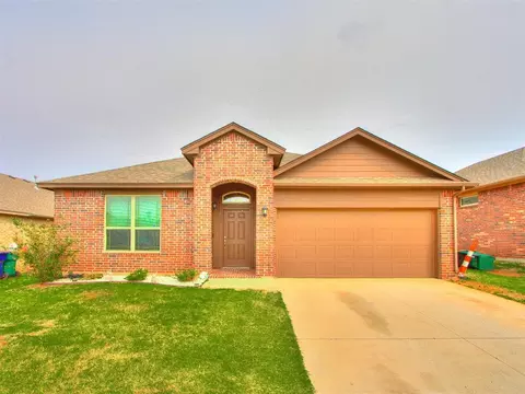 9520 Timberland Ln, Yukon, OK 73099