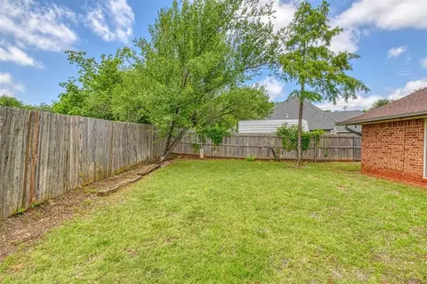 Exterior - 1308 SE 3rd St, Moore, OK 73160 photo 6 of 6