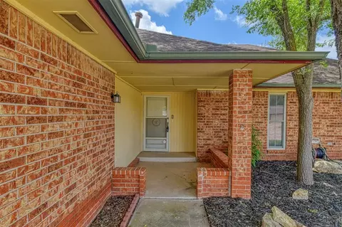 Exterior - 1308 SE 3rd St, Moore, OK 73160 photo 3 of 6