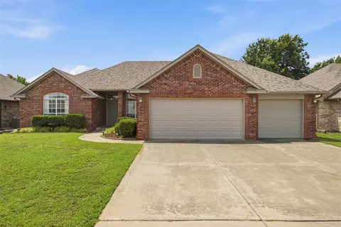 720 W Alamo Way, Mustang, OK 73064