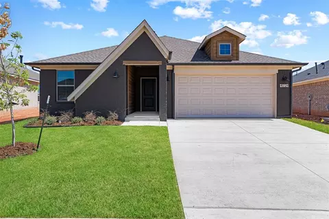 4724 Elkmont Ln, Edmond, OK 73003