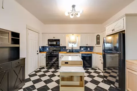 632 E Center Rd, Washington, OK 73093