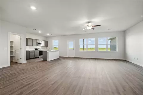 1010 Prairie Dr, Tuttle, OK 73089 photo 3