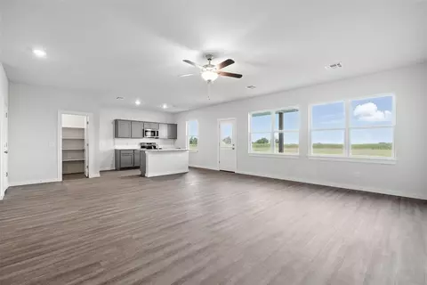 1010 Prairie Dr, Tuttle, OK 73089 photo 2