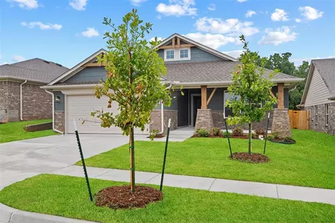 Exterior - 8801 Spruce St, Edmond, OK 73003 photo 2 of 2