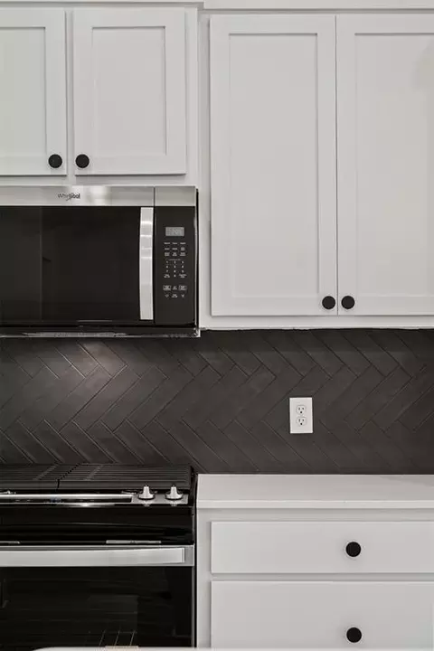 Kitchen - 8801 Spruce St, Edmond, OK 73003 photo 3 of 4
