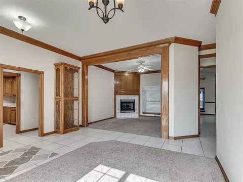 Living - 809 Grandview Rd, Tuttle, OK 73089 photo 2 of 4