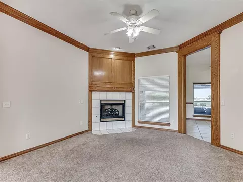 Living - 809 Grandview Rd, Tuttle, OK 73089 photo 1 of 4