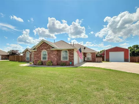 Exterior - 809 Grandview Rd, Tuttle, OK 73089 photo 1 of 7