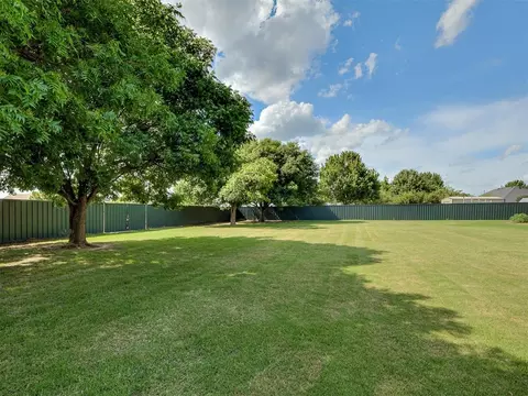 Exterior - 809 Grandview Rd, Tuttle, OK 73089 photo 7 of 7