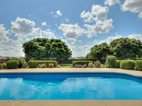 Exterior - 809 Grandview Rd, Tuttle, OK 73089 photo 5 of 7