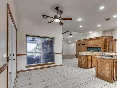 Kitchen - 809 Grandview Rd, Tuttle, OK 73089 photo 5 of 5
