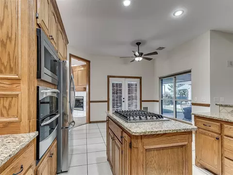 Kitchen - 809 Grandview Rd, Tuttle, OK 73089 photo 4 of 4