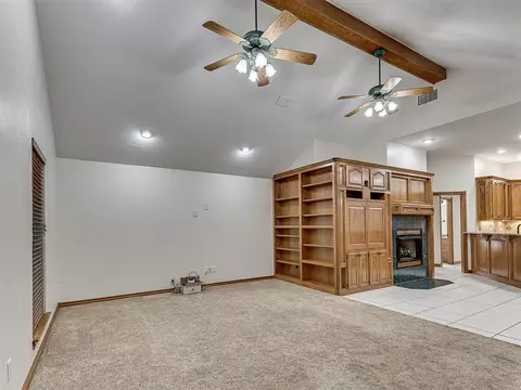 Living - 809 Grandview Rd, Tuttle, OK 73089 photo 4 of 4
