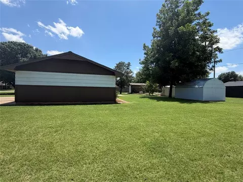 Exterior - 703 S 7th St, Canute, OK 73626 photo 2 of 5