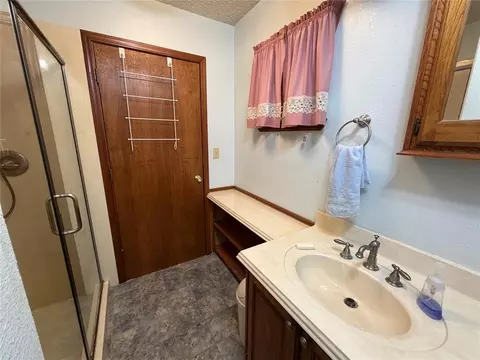 Bath - 703 S 7th St, Canute, OK 73626 photo 2 of 3