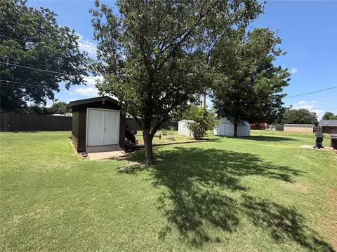 Exterior - 703 S 7th St, Canute, OK 73626 photo 5 of 5