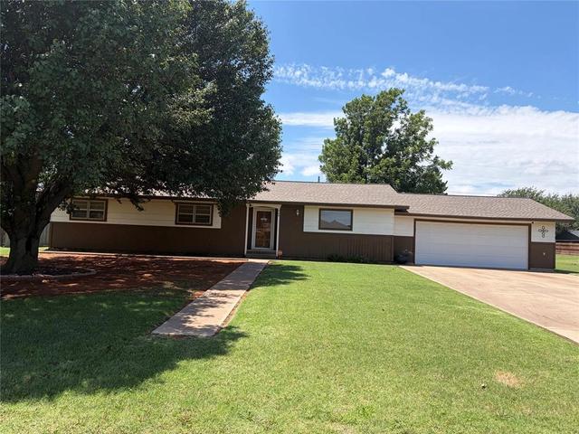 703 S 7th St, Canute, OK 73626