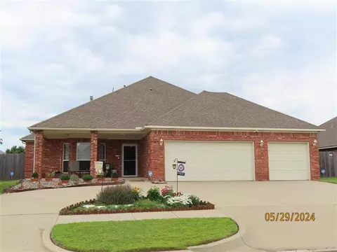 3309 Willow Pl, Moore, OK 73170