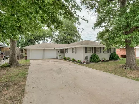 7013 NW 28th St, Bethany, OK 73008