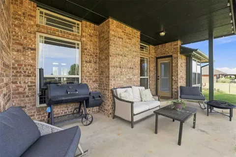 Exterior - 1903 Riveria Dr, Tuttle, OK 73089 photo 3 of 3