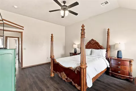 Bedroom - 1903 Riveria Dr, Tuttle, OK 73089 photo 2 of 3