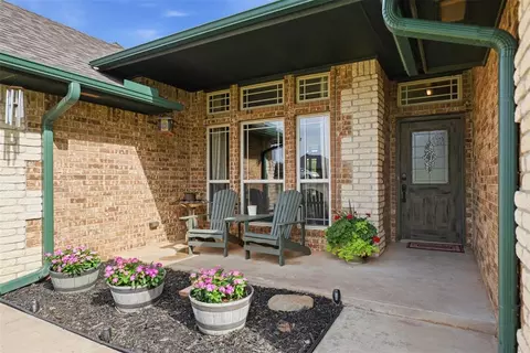 Exterior - 1903 Riveria Dr, Tuttle, OK 73089 photo 1 of 3