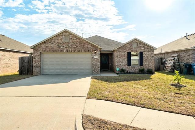 912 Klare Ln, Midwest City, OK 73130