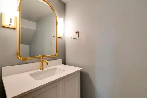 Bath - 29706 E Ridge Rd, Norman, OK 73072 photo 1 of 7