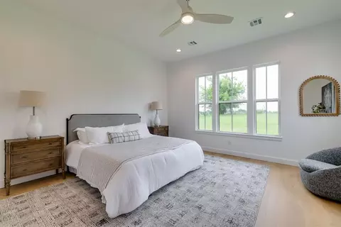 Bedroom - 29706 E Ridge Rd, Norman, OK 73072 photo 1 of 6