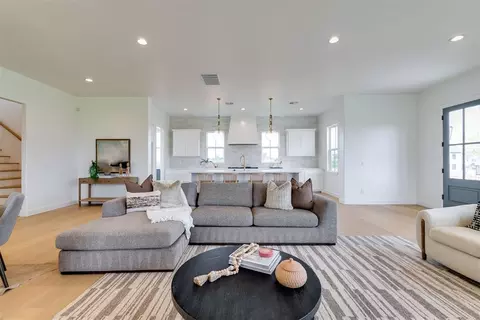 Living - 29706 E Ridge Rd, Norman, OK 73072 photo 1 of 3