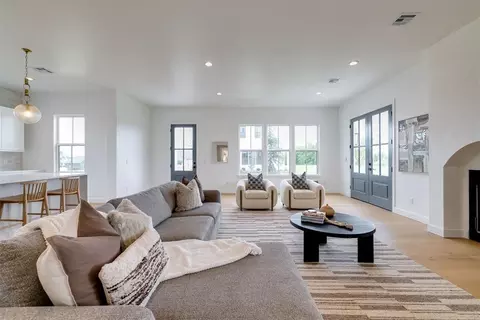 Living - 29706 E Ridge Rd, Norman, OK 73072 photo 3 of 3