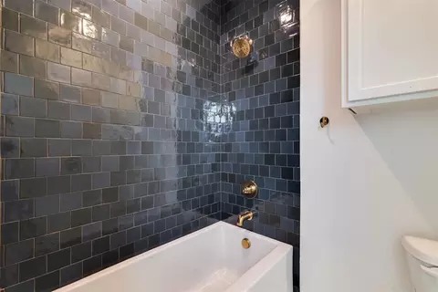 Bath - 29730 E Ridge Rd, Norman, OK 73072 photo 7 of 8