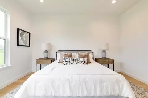 Bedroom - 29730 E Ridge Rd, Norman, OK 73072 photo 2 of 7
