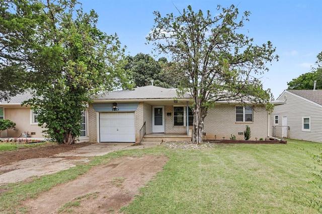 5407 NW 41st St, Warr Acres, OK 73122