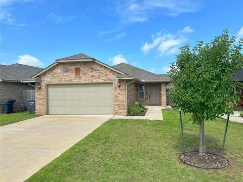 3813 Central Park Dr, Moore, OK 73160