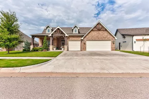 2409 Crystal Creek Dr, Yukon, OK 73099