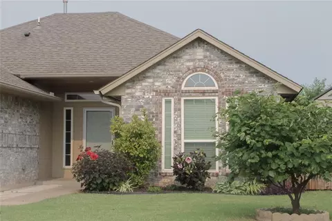 820 Glenwood Dr, Moore, OK 73160