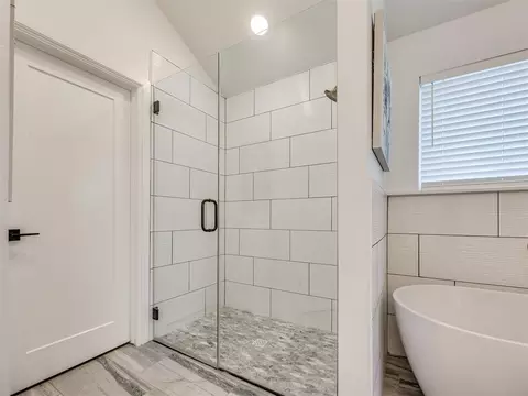 Bath - 3766 Muir Forest Way, Norman, OK 73071 photo 4 of 4