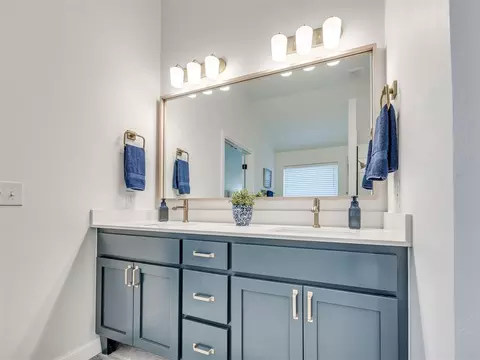 Bath - 3766 Muir Forest Way, Norman, OK 73071 photo 2 of 4